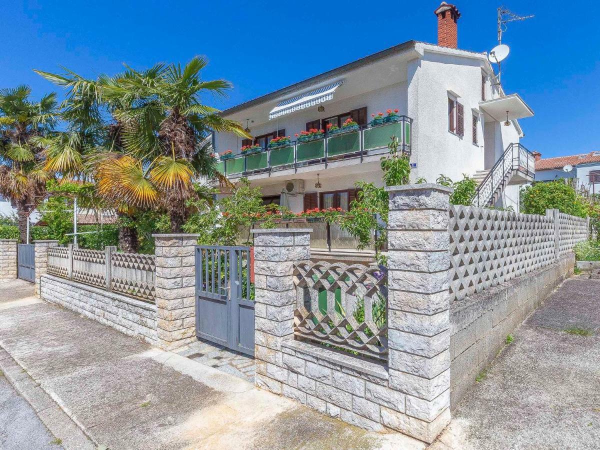 Apartamento Mira Poreč Exterior foto